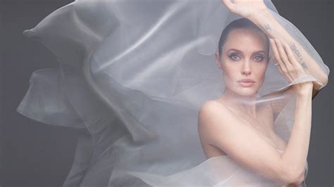 Angelina Jolie naked 5 min. . Angeina jolie naked